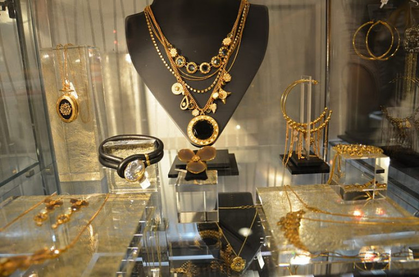 38 miliona KM na zlato i dragulje