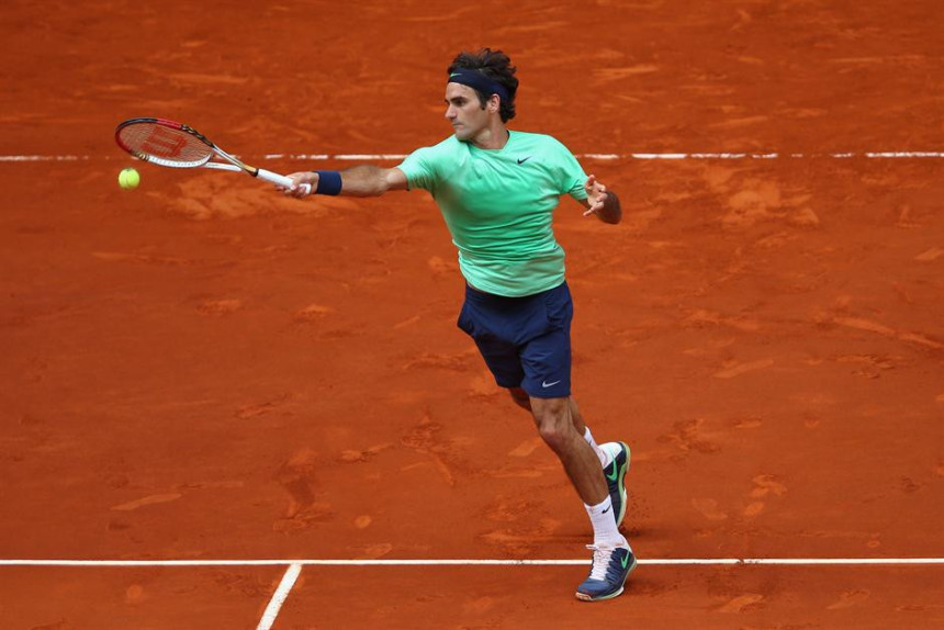 Федерер на шљаци послије три године!