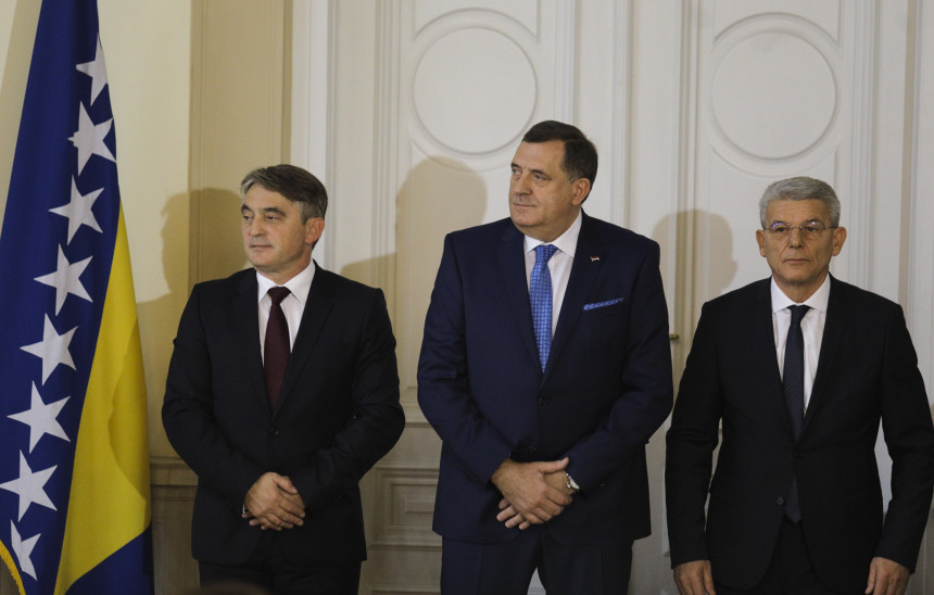 213.000 KM za avionske karte