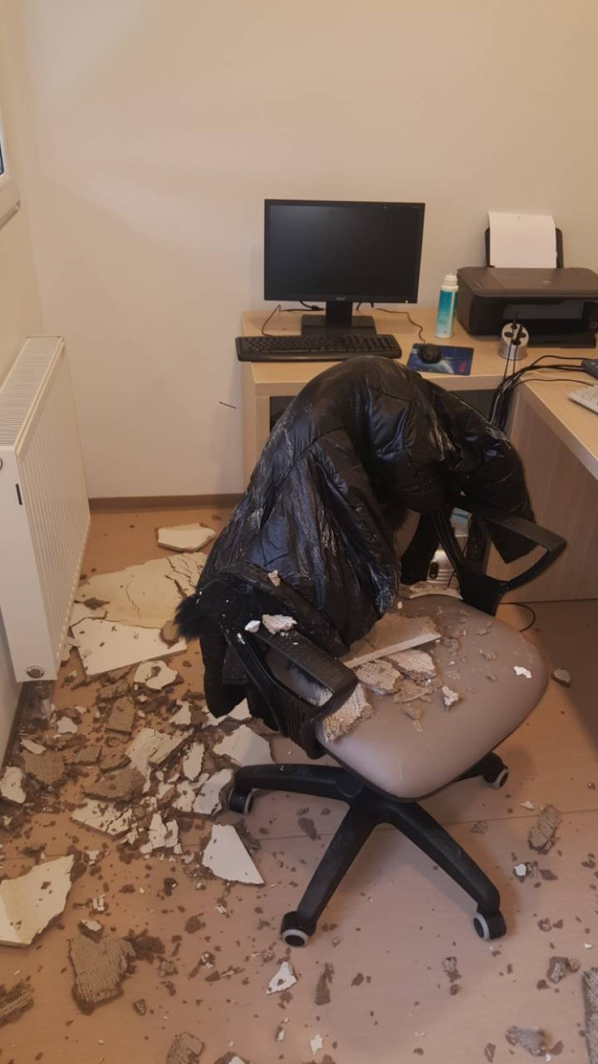 Srušen plafon u novoj poliklinici