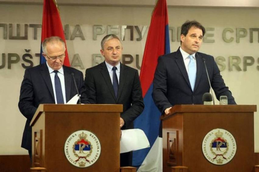 За лоше стање је одговорна власт