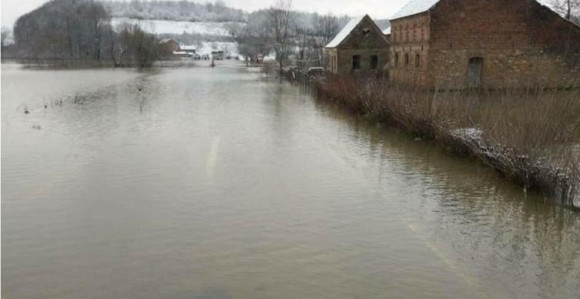 Mještanima trebaju čizme