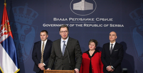 Vučić najavio povećanje plata