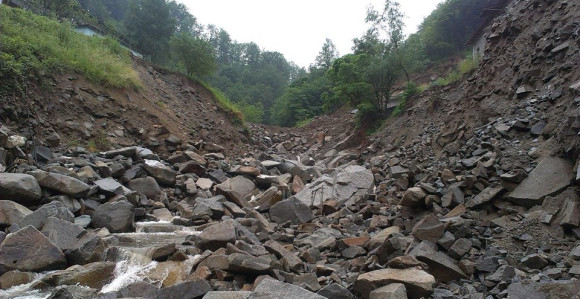 U Radalju kamen na kamenu