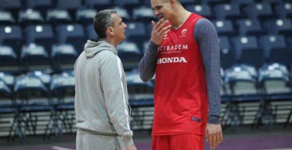 Cirbes: Radonjić je ''old-skul'', u Bajernu kao u Zvezdi!