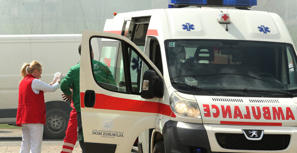 Vatrogasci izvlačili vozača