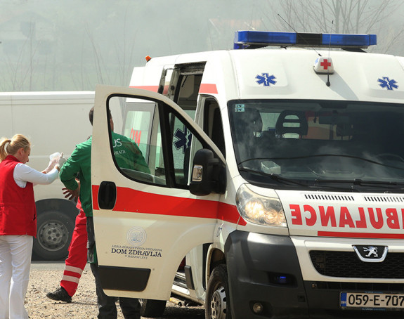 Vatrogasci izvlačili vozača