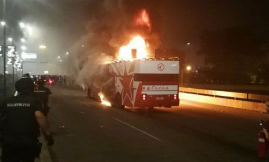 Video: Vatrogasci ugasili vatru u Zvezdinom autobusu