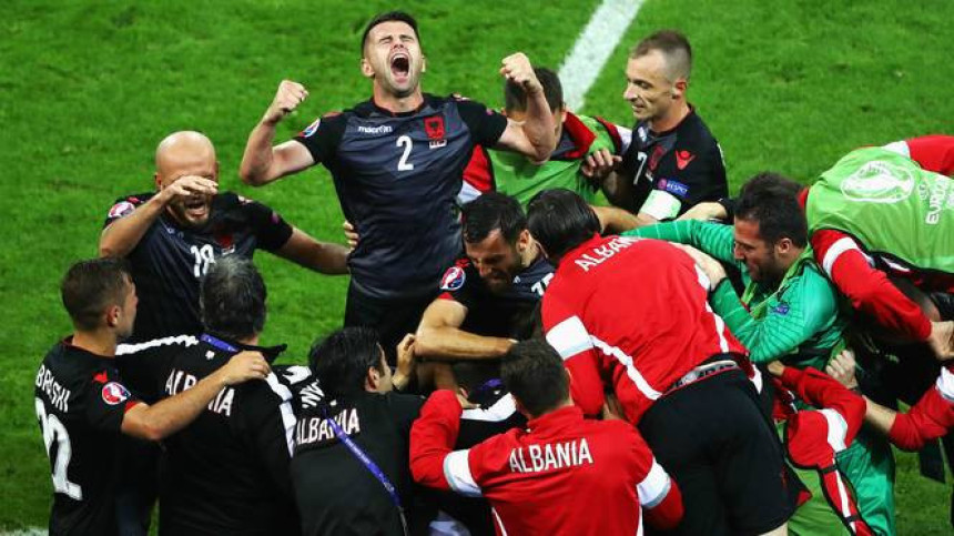 Ajeti: Naše albansko srce! De Bjazi: Za Albance širom svijeta!