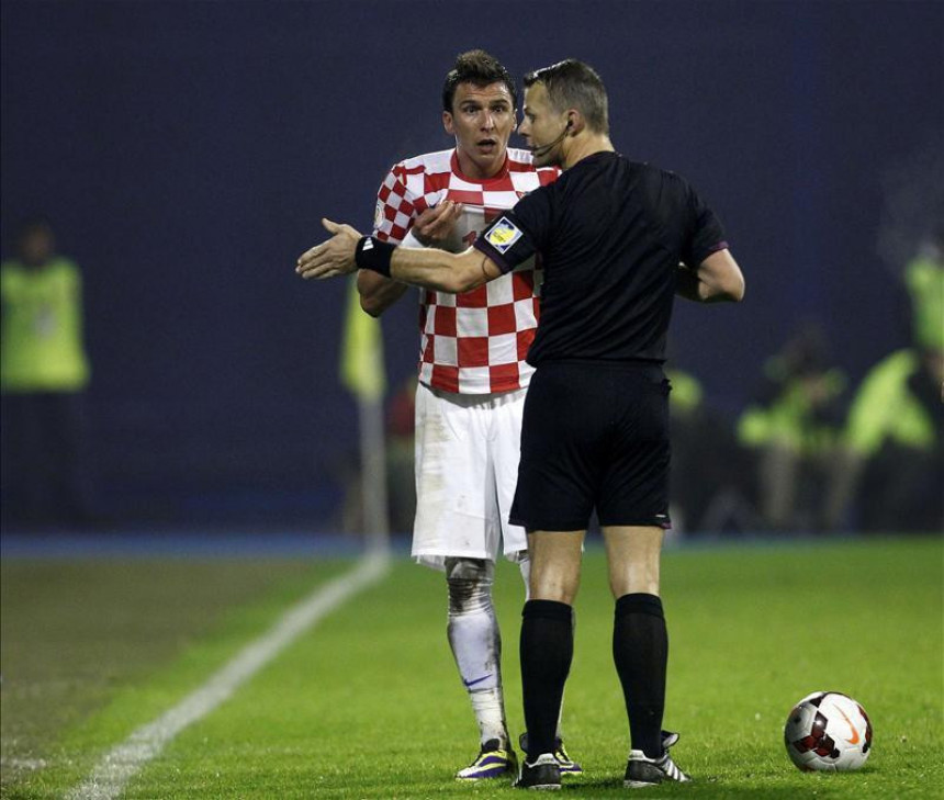 EURO - Hrvatskoj protiv Španije sudi čovjek koji je prekidao utakmicu u Milanu!