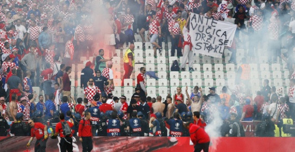 Hrvatski huligani prijete: Prekinućemo i meč sa Španijom!