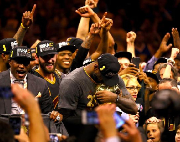 NBA - video: ''Kralj'' povratio krunu – Klivlend osvojio titulu!