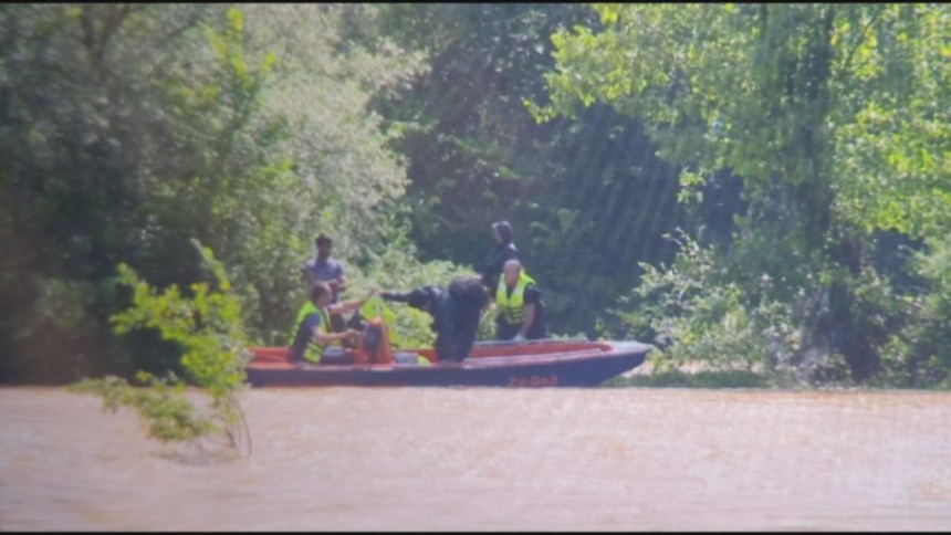 U čamcu bilo i maloljetno dijete