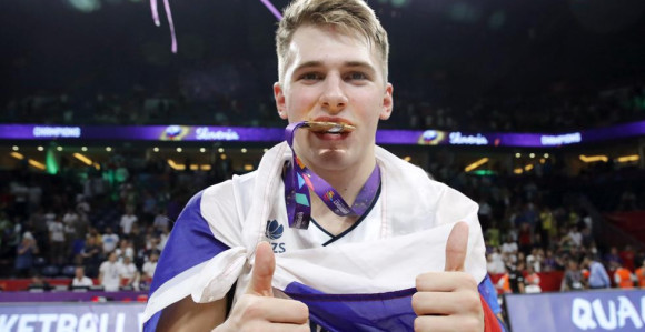 Šampion Luka Dončić, veličanstvena trojka i suze za kraj!