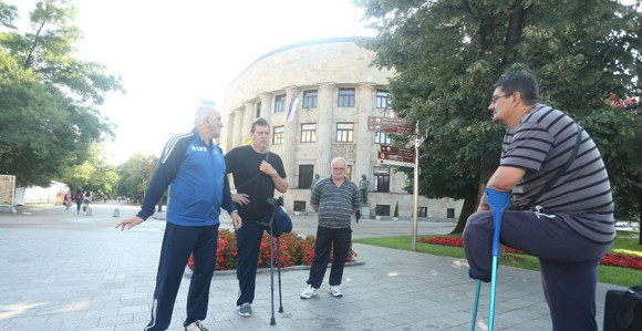 РВИ оставили протезе код Палате