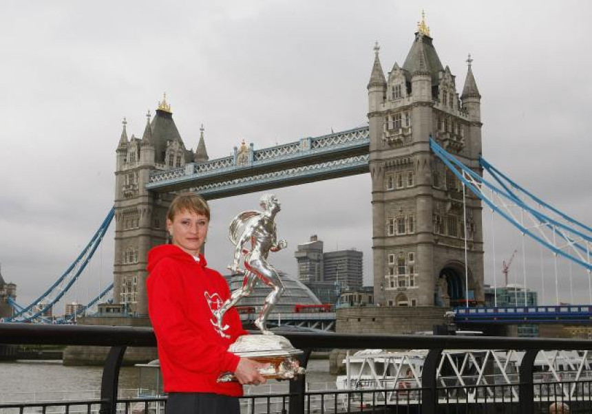London traži od Ruskinje da vrati novac!