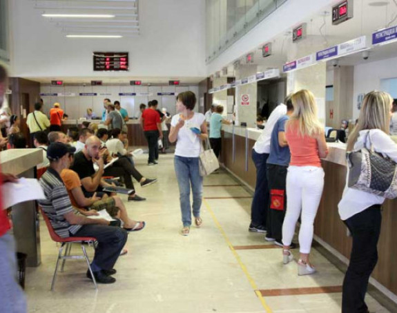 Sati čekanja u redu za lična dokumenta