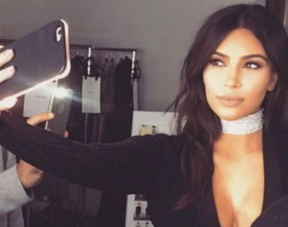 Zaradila 700 hiljada dolara slikajući selfije sat vremena!