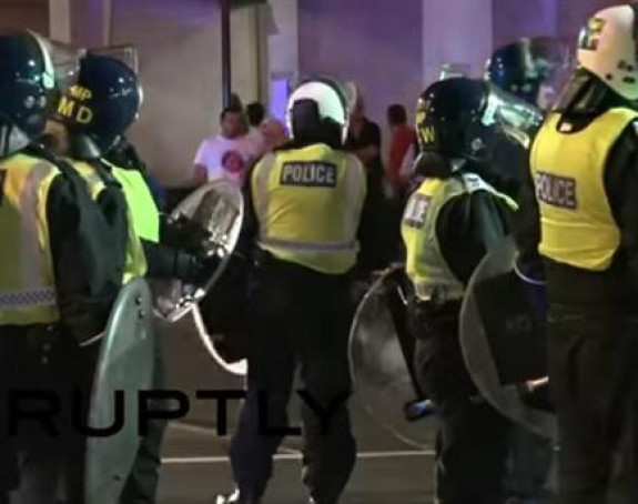 Prskanje preraslo u haos, troje izbodeno!