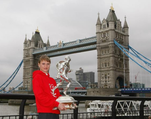 London traži od Ruskinje da vrati novac!