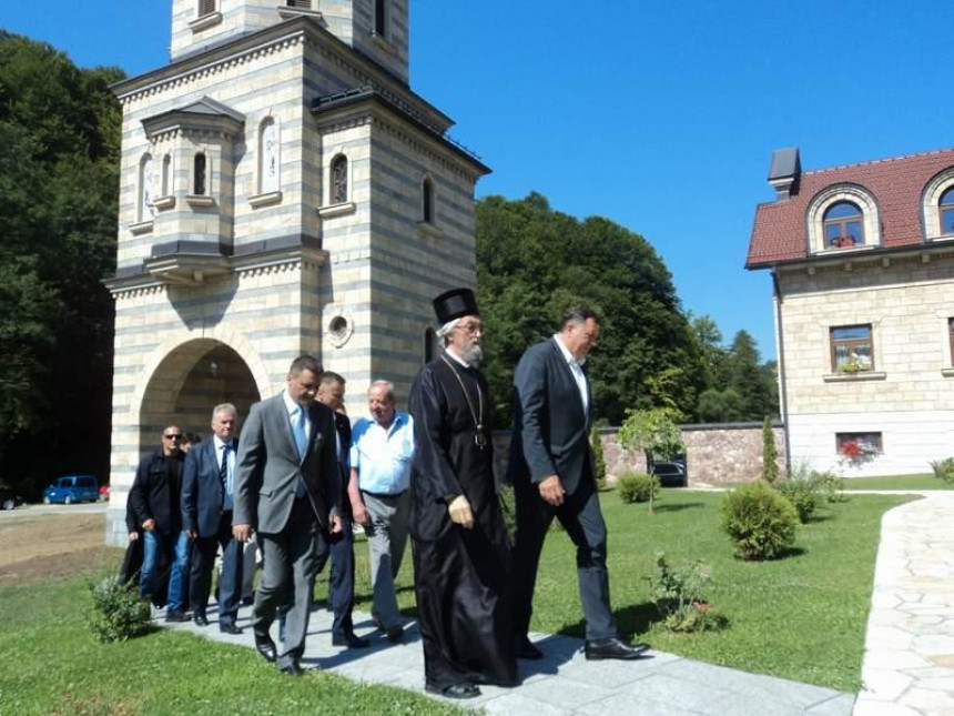 Dodik u manastiru Osovica kod Srpca