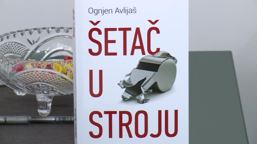 Ognjen Avlijaš "Šetač u stroju"