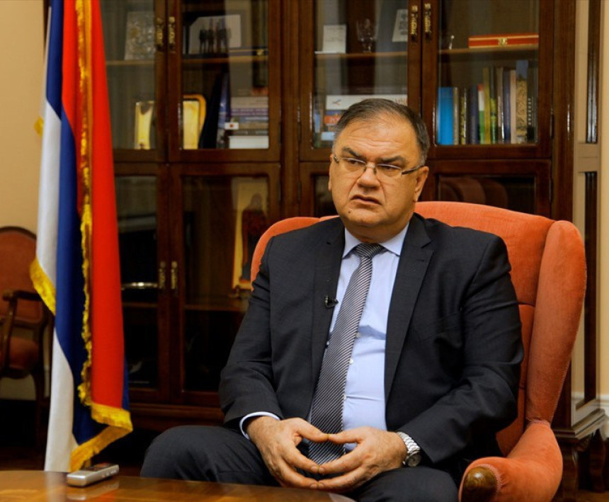 Evo šta Mladen Ivanić voli da čita