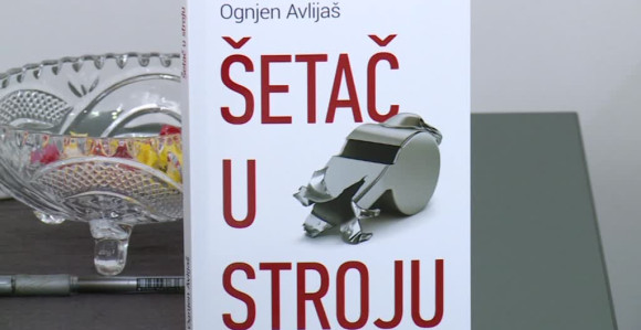 Ognjen Avlijaš "Šetač u stroju"