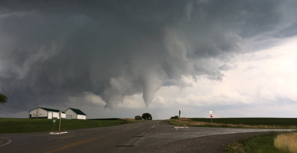 Tornado uništio sve pred sobom