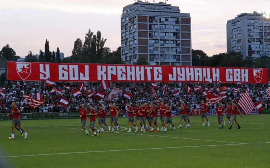 Oko 2.000 "Delija" na treningu Zvezde pred Salcburg!