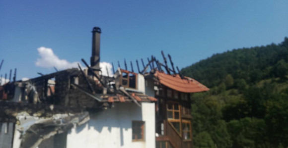 U požaru izgorila arhiva manastira
