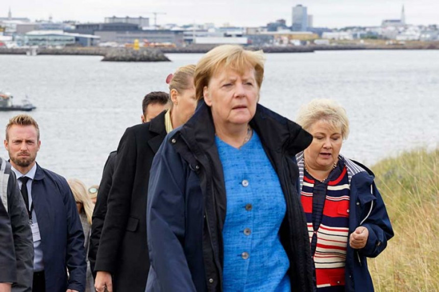 Меркелова о рјешењима ЕУ за ирску границу