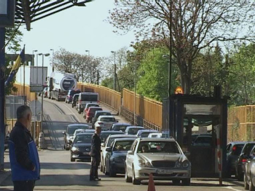 Granični prelaz Gradiška: Duge kolone vozila 