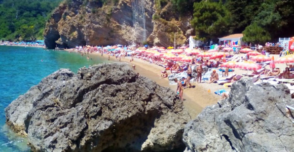 Nesreća u Budvi: Mladić preminuo u moru