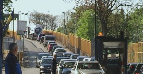 Granični prelaz Gradiška: Duge kolone vozila 