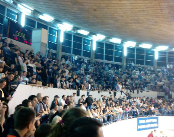Test: Poraz crno-bijelih u krcatoj "Hali sportova"!