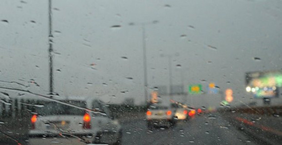 Oprez: Mokri i klizavi kolovozi