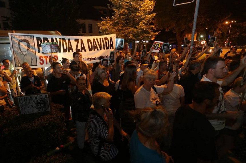 Pravda za Davida ispred policije