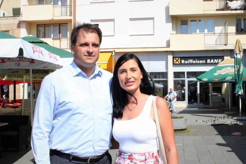 Desetke ne vrijede bez SNSD knjižice