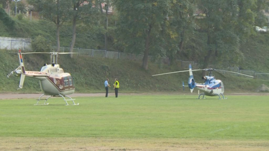 SNSD: Na tribinu s dva helikoptera 