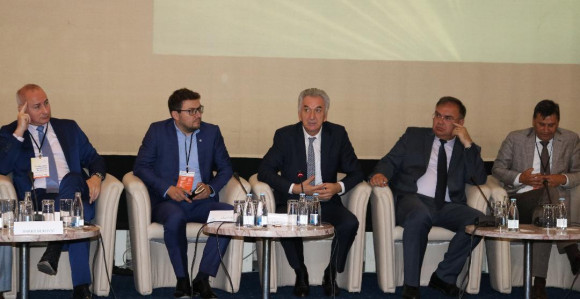 Vlast mora biti u službi privrede