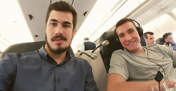 Bogdan: Imam hiljade patika; Nikola: BS! BS!