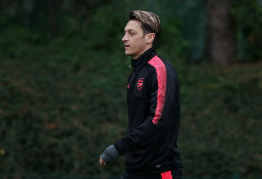 Ozil presjekao: Ide u Mančester Junajted!