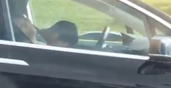 Возио 300 на сат: Од возила остала само олупина 