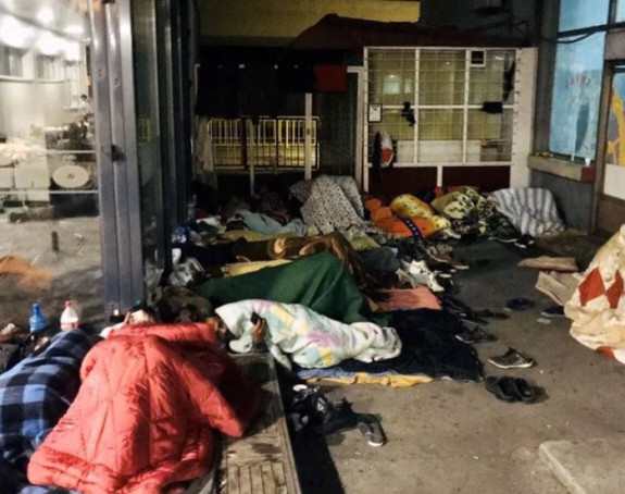 Tuzla: Migranti se grijali, pa zapalili kuću