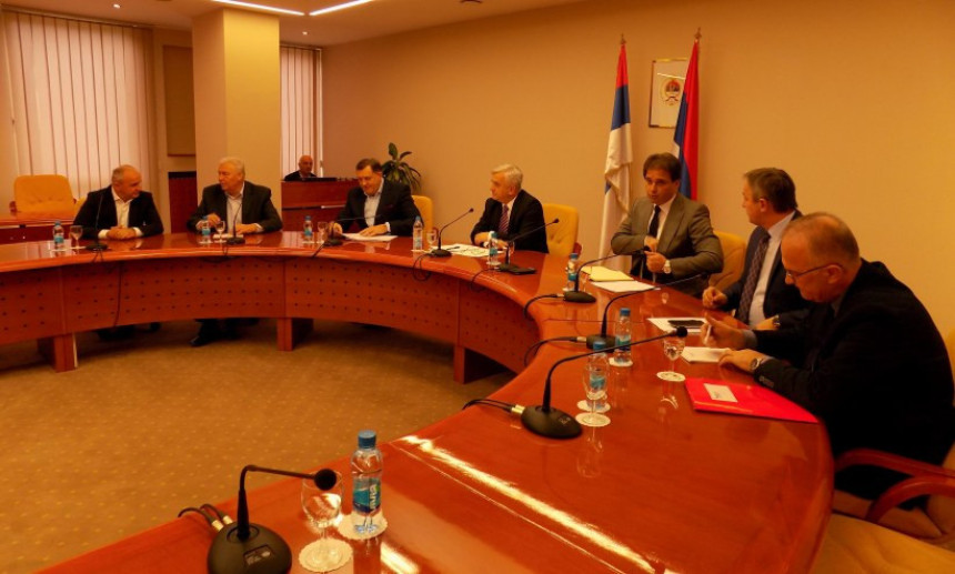 Dodik nudi dil opoziciji na izborima