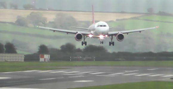 Avion pregazio čovjeka na pisti