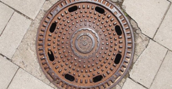 Starac poginuo padom u šaht 