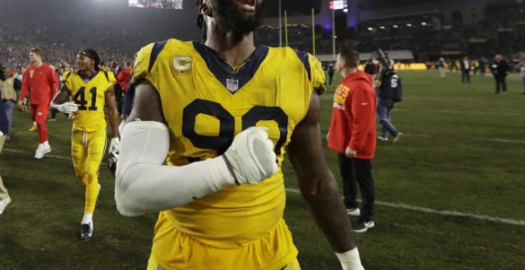 НФЛ меч за анале - 1.001 јард, 105 поена, 14 тачдауна!