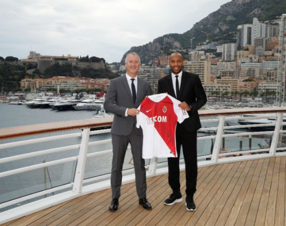 Тим се распада, он бије милионе: Господин 10%!